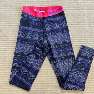 Nike Pro workout leggings size M
